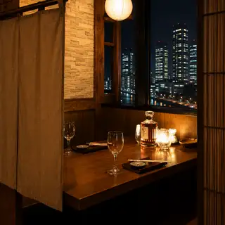 2名様～少人数様向けの個室完備！足を伸ばして寛げる個室となっています。お仕事帰りの宴会、飲み会や女子会、二次会などにぜひご利用ください◎疲れを癒すお時間をお愉しみ下さい♪