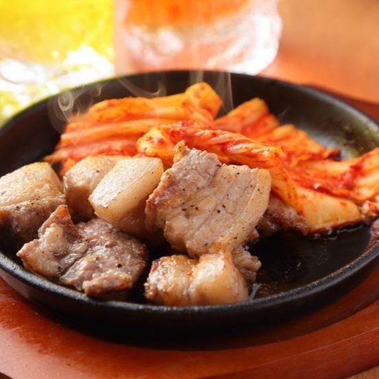 【沖炭人気メニュー☆】他店にはない『みやぶたの炙り焼き』2800円（税込）/炭火で炙った香ばしい味わい♪