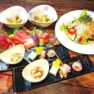 【120分飲み放題付◆5500円(税込)コ-ス】お造りや焼き物など旬の味覚を楽しむこだわり料理を