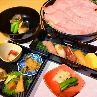 【120分飲み放題付◆7700円(税込)コース】海鮮料理や厳選牛のすき焼き鍋など珠玉の品々を贅沢に