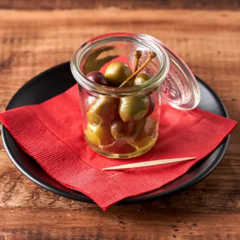 3種のオリーブとケーパーベリーのマリネ/marinated olives and capers