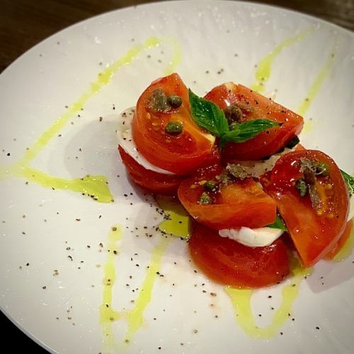 Okinawan mozzarella bufala cheese and high sugar content fruit tomato caprese