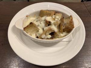 Anchovy-scented bread and mozzarella baked in the oven