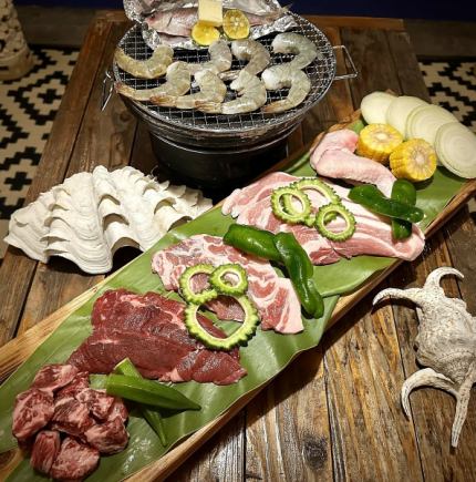 牛カルビ＆【世界三大黒豚】島黒豚アグー＆海幸。備長炭七輪炭焼きバーベキュー。