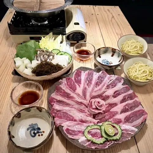 [One of the world's three greatest black pork breeds] Island black pork Agu pork shabu-shabu.Produced in Motobu Town, Kunigami District, Okinawa Prefecture.