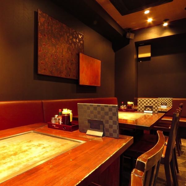 There is a counter seat for crispy drinks and crispy rice ◎ Enjoy hot teppanyaki ...!
