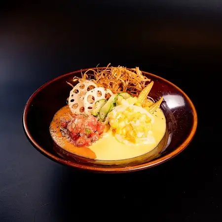 太陽と畑のトマコンうどん