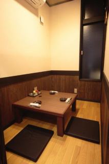 This is a private room of a tatami room type.It is 3 people x 2 tables.