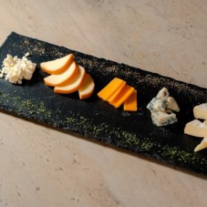 チーズ盛り合わせ