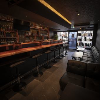 【宴会利用】特別なイベントやお祝い事にぴったりなプライベート空間で、友人や同僚とともに心に残るひとときをお楽しみください。おしゃれな内装とおいしい料理が、素敵な思い出を演出します♪