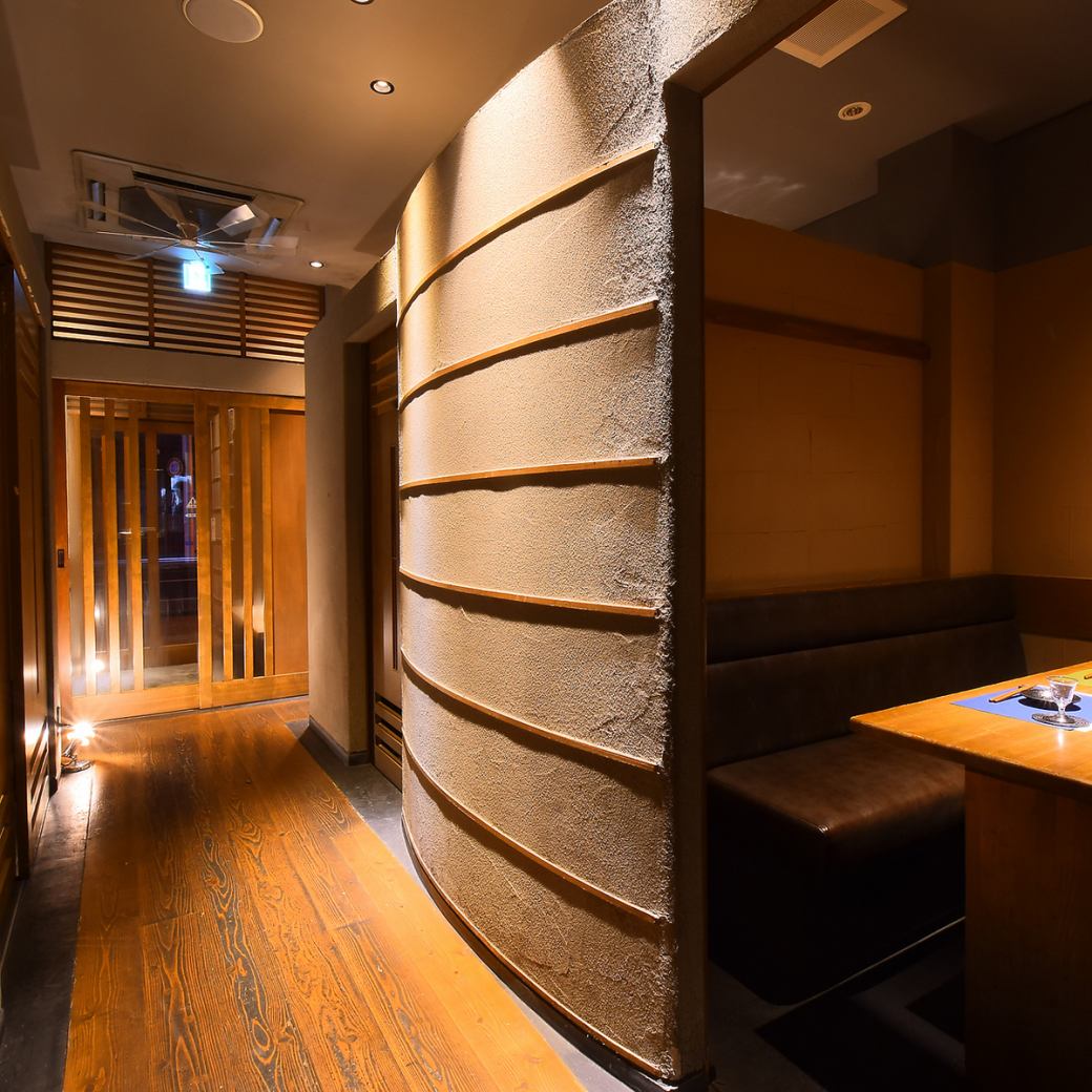 Private rooms are also equipped with BOX type table seats and private rooms with digging seats ◎