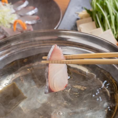 【青花鱼涮锅享受套餐】享受我们的特色菜2.5小时/2小时无限畅饮9道菜总计5000日元！