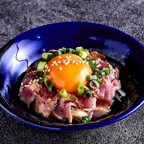 甲州地鶏のネギ塩ユッケ