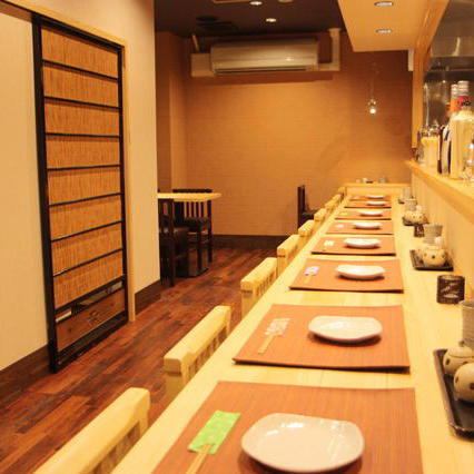 Open kitchen counter can enjoy yakitori burned in front of you with your eyes and nose!