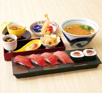 Bluefin tuna nigiri set meal with appetizer udon or soba
