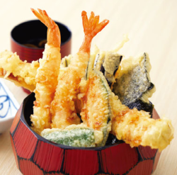 穴子丸ごと一匹入り大えび天丼