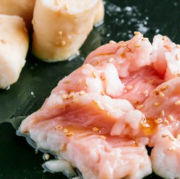 新鮮な「生ホルモン」でしか味わえないキレのいい旨さ！ホルモン3種「ゴリラーマン」盛り合わせ