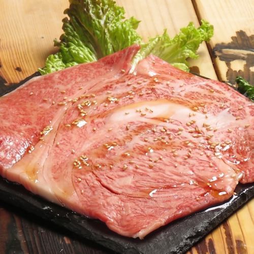 【超おすすめ】和牛の「はみだしゴリラーマン」リブロースステーキ