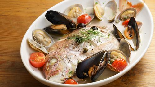 季節魚のアクアパッツァ