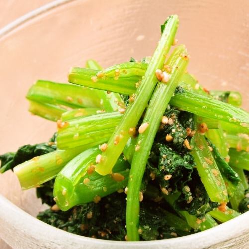 Japanese mustard spinach with sesame seeds
