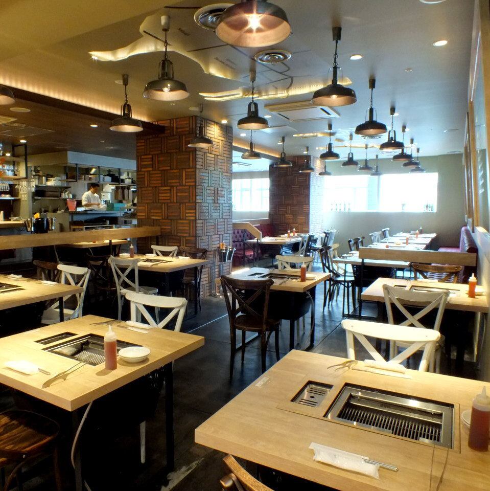 スタイリッシュな店内は煙を気にせずＯＫ!!黒毛和牛希少部位も!!