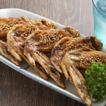 Fried chicken wings (4)