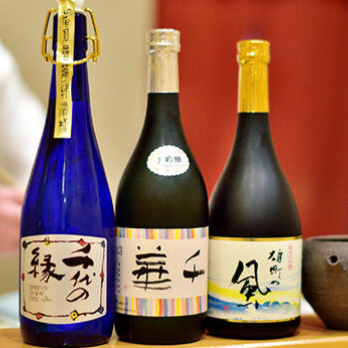 全国各地から選び抜いた銘酒や純米酒