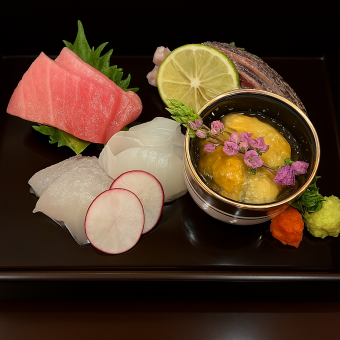sliced ​​raw fish