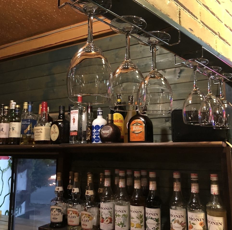 ★女性に人気★お洒落な店内×圧倒的なお酒の種類で盛り上がる♪