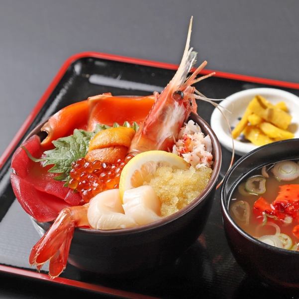 Instagrammable◎Fresh ingredients packed into a bowl! [Crab market bowl] 3,800 yen (tax included)