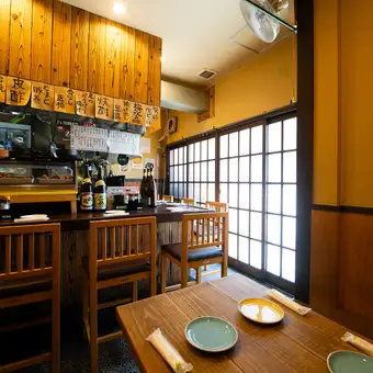 10名様以上～12名様まで、お店を丸ごと貸切可能！歓迎会や送別会、各種宴会、二次会など、周りを気にせずワイワイ楽しみたい特別な集まりに最適です。アットホームな空間を贅沢に独り占めして、美味しいお酒とこだわり料理で最高の思い出を作りませんか？詳細やご要望は、まずはお気軽にお電話でお問い合わせください◎