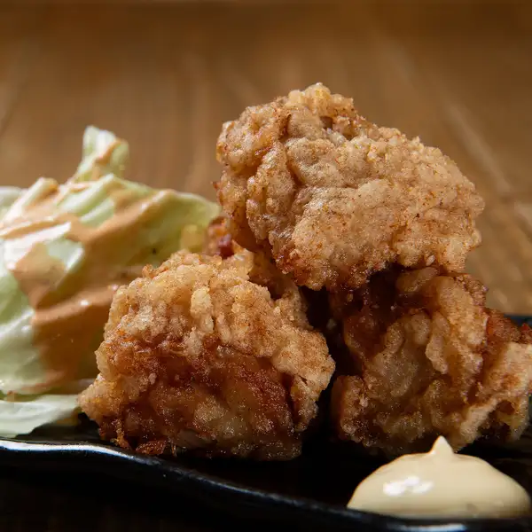 じゅわっと肉汁溢れる!柚子胡椒マヨで味わう極上唐揚げ