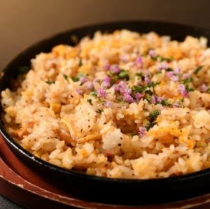 名物鉄板ガーリックチャーハン