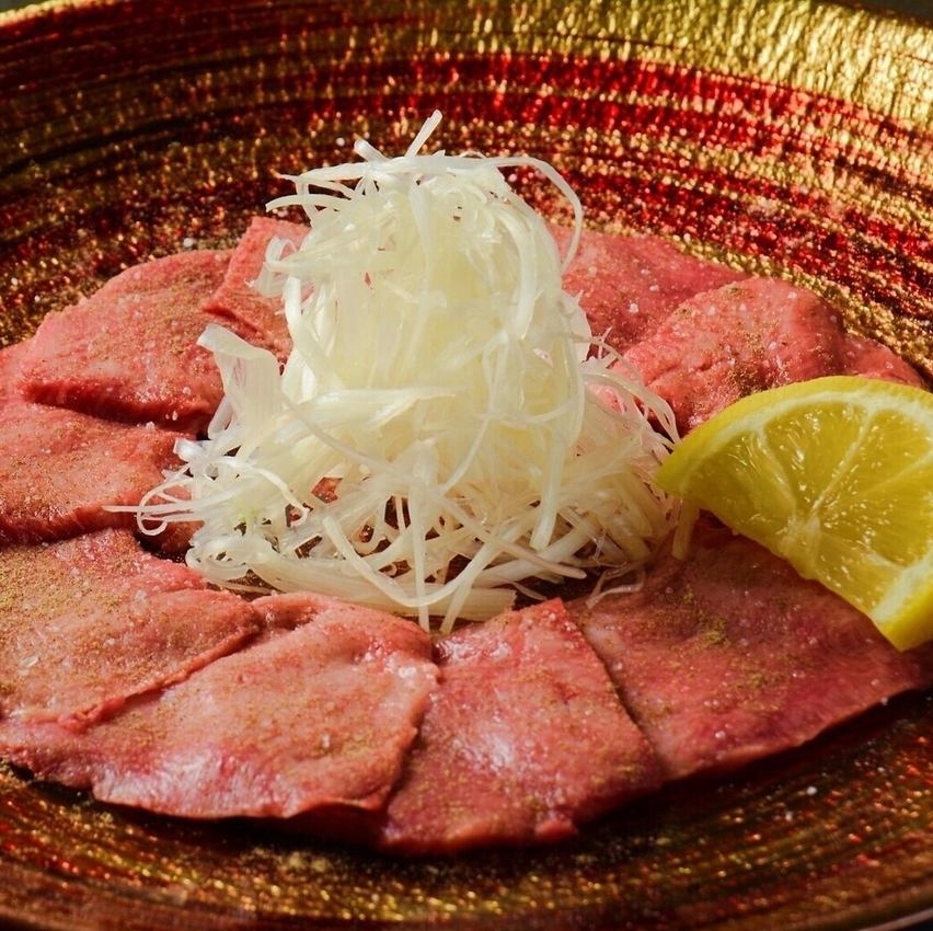 焼肉×カジュアル肉割烹をお楽しみくださいませ。