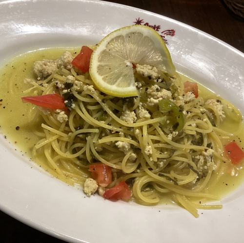 【9月】　鶏挽肉と高菜のレモンバターソース スパゲティ
