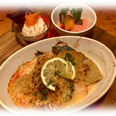 【3月】　鰺とトマトのアンチョビバター焼き ～自家製ピクルスとポテトサラダ～　（ライス付き）　　