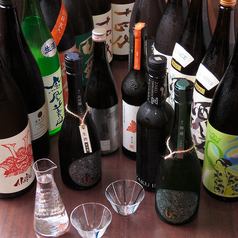 【約25種精選日本酒/高球酒/正宗燒酒/酸味飲料/甲州葡萄酒】每小時990日圓（含稅）無限暢飲