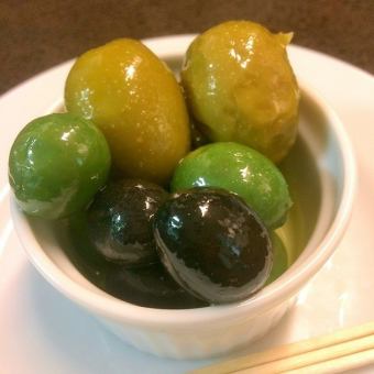 Assorted olives, Southern France style