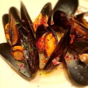 Mariniere (fisherman) style of live mussels