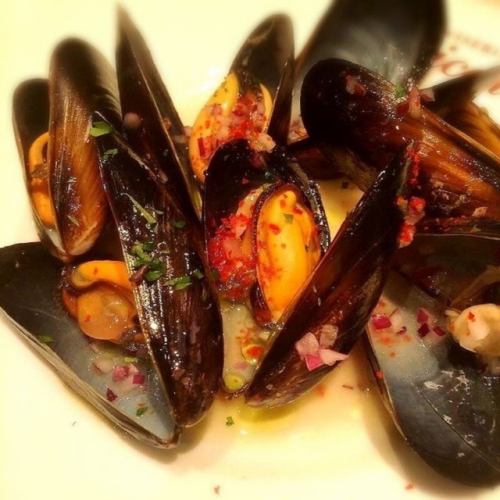 Mariniere (fisherman) style of live mussels