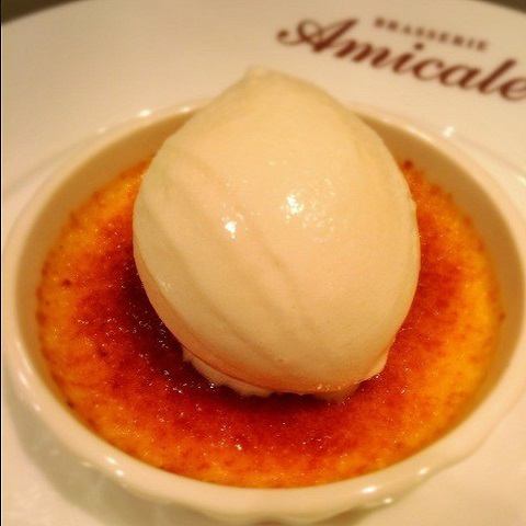 Thick creme brulee, truffle ice cream