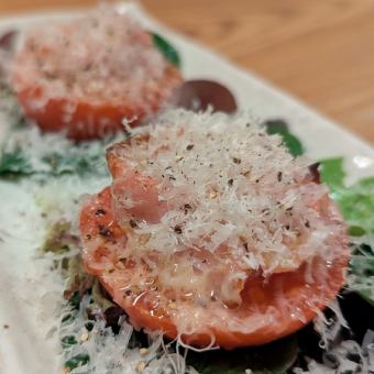 フルーツトマトと生ハムのロースト 削りたてのパルミジャーノまぶし
