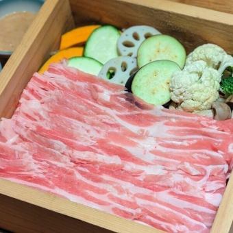 糸島豚ロース（200ｇ）と旬彩のせいろ蒸し