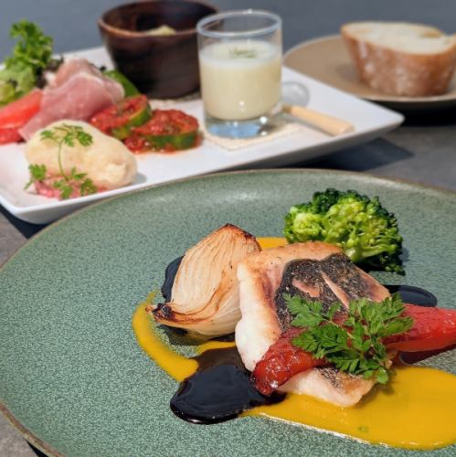 【Pesce -お魚-　ランチ】イサキのポワレ　南瓜のピューレとバルサミコソース