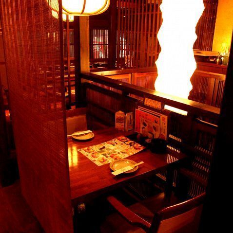 暖かい照明が落ち着いた雰囲気を演出☆デートや記念日などに♪