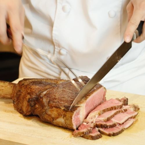 8/13～17お盆限定ランチ『ワールドグルメツアー』開催！目の前で切り分ける薪窯焼きトマホークステーキ等！