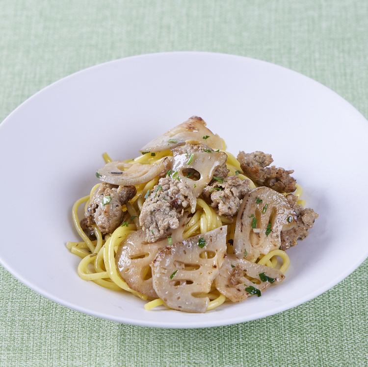 自家製サルシッチャと姫路蓮根のペペロンチーノ