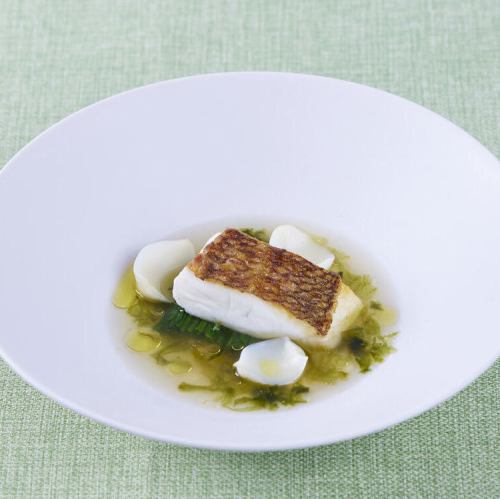 真鯛のポワレ あおさ海苔香る海のコンソメ仕立て Full