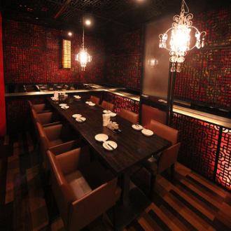 【完全個室】6名~8名様向けの上質な空間です。ゆったりとくつろいでお過ごしいただけます。接待や会議利用に最適◎