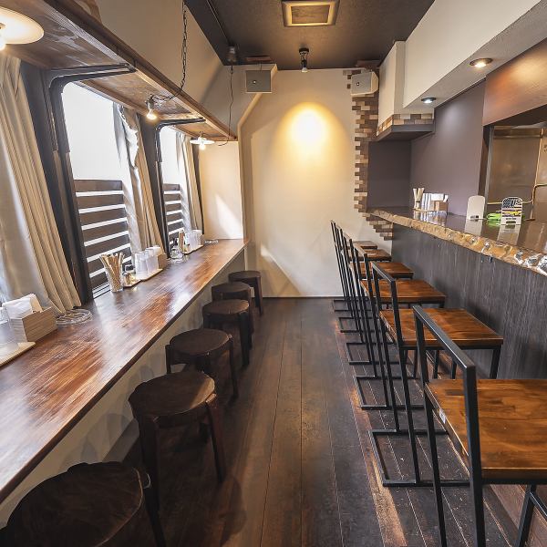 当店の貸切利用は最少10名から最大14名様でご利用いただくことができます。ご利用の際は貸切コースでのご予約を4日前までにお電話でお問い合わせください。全8品の本格中華や〆、デザートと90分飲み放題がついている贅沢なコース料理でお客様をおもてなし致します。ぜひ宴会や女子会、様々な用途でご利用ください♪